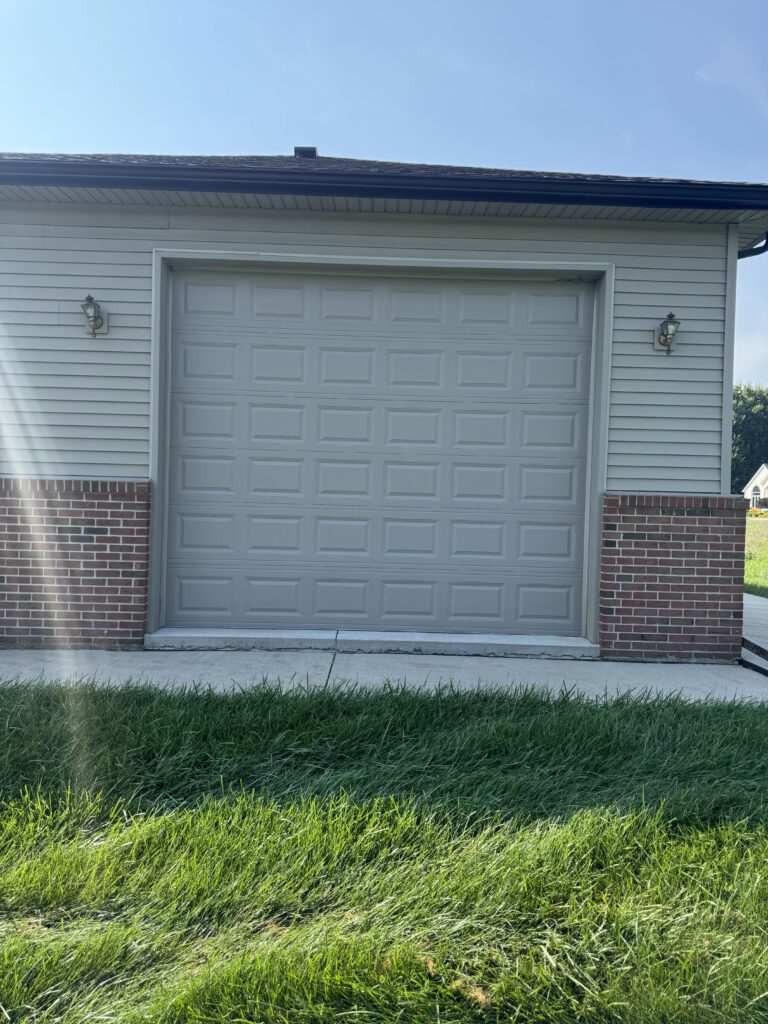 Garage Door Services Near You in Riverview, Canton, Livonia, and the greater Detroit, MI area.